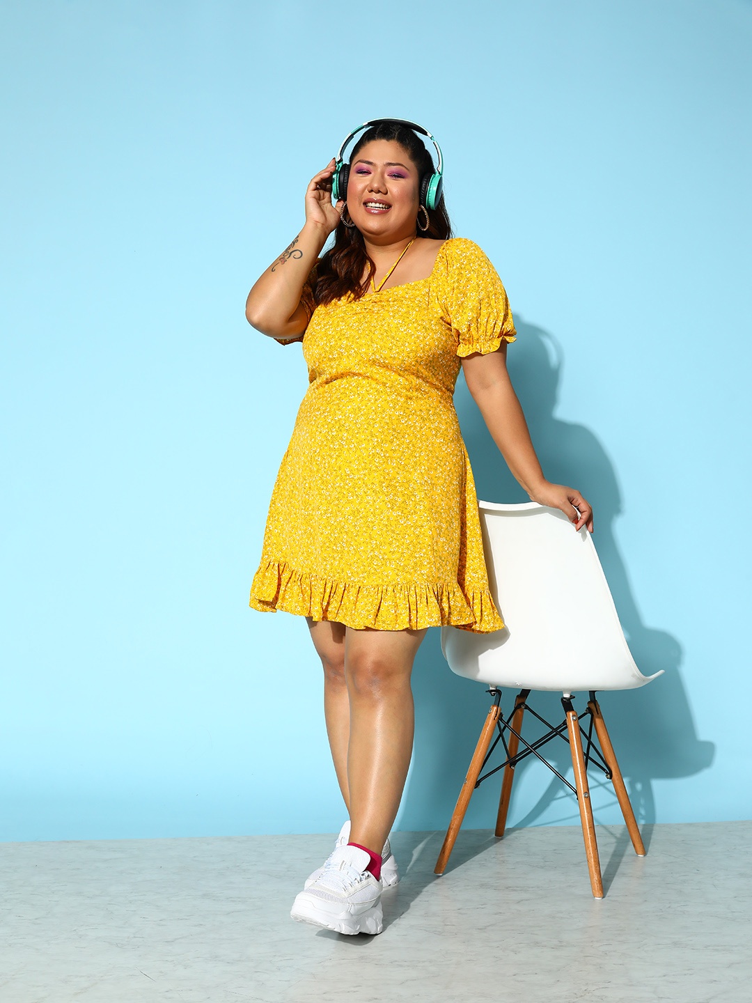 

Berrylush Curve Plus Size Yellow Floral Crepe A-Line Dress