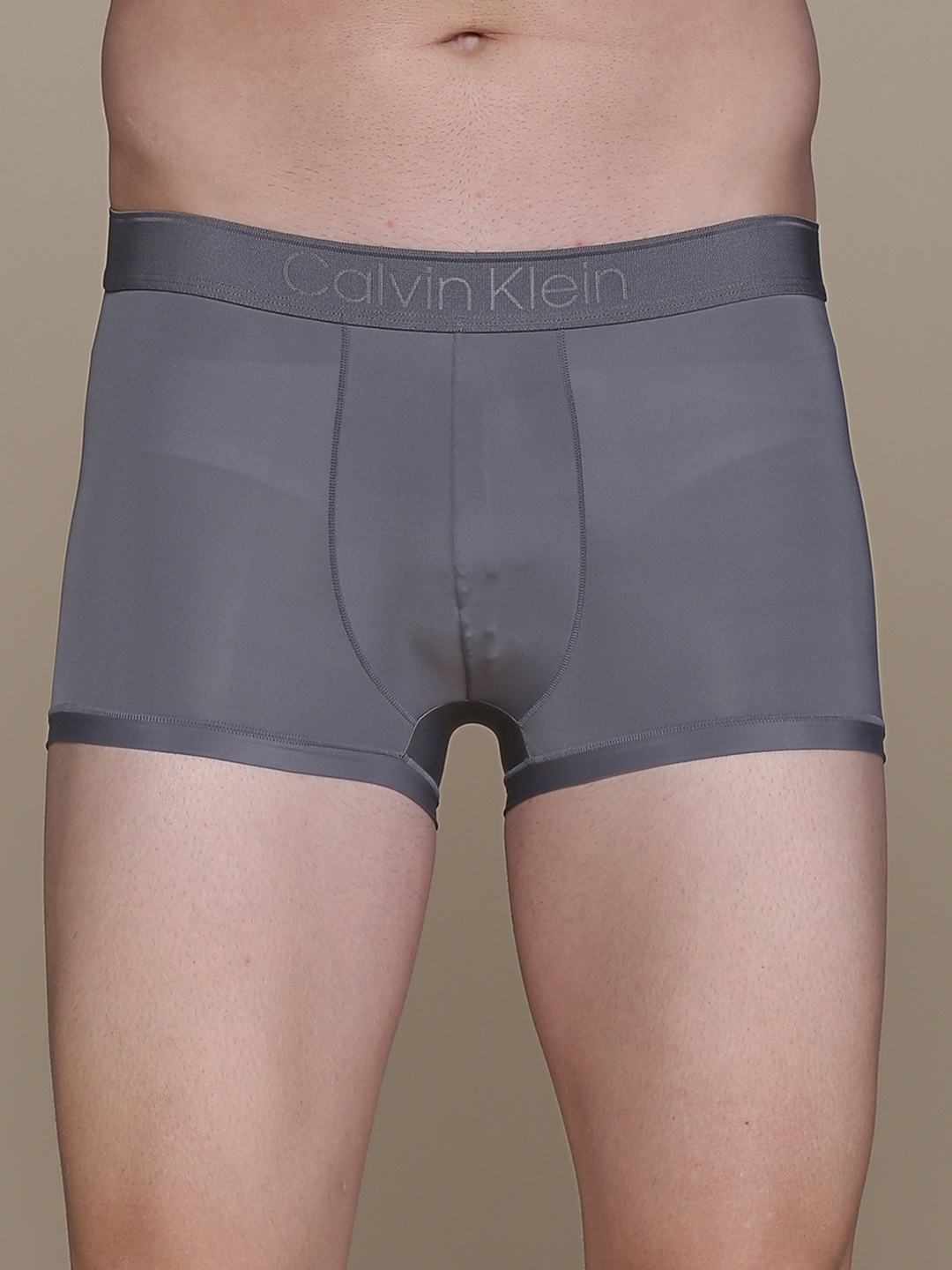 

Calvin Klein Underwear Men Grey Solid Trunk NB29045GS
