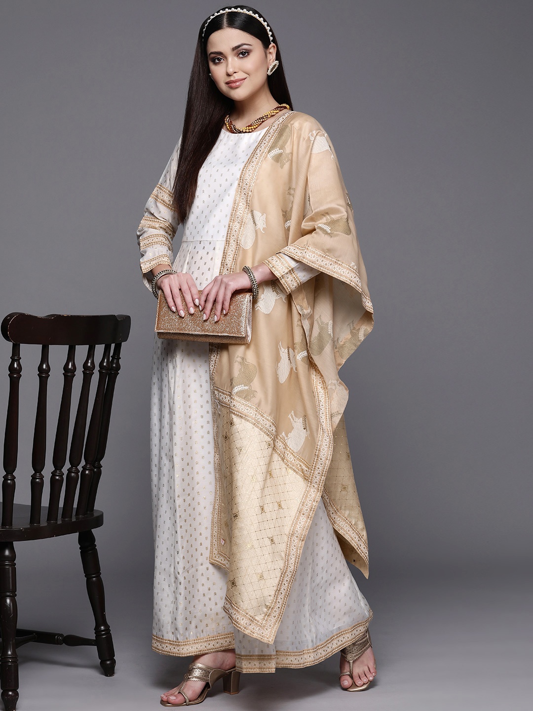 

Ahalyaa Women Cream-Coloured & Beige Ethnic Motifs Printed Gotta Patti Anarkali Kurta
