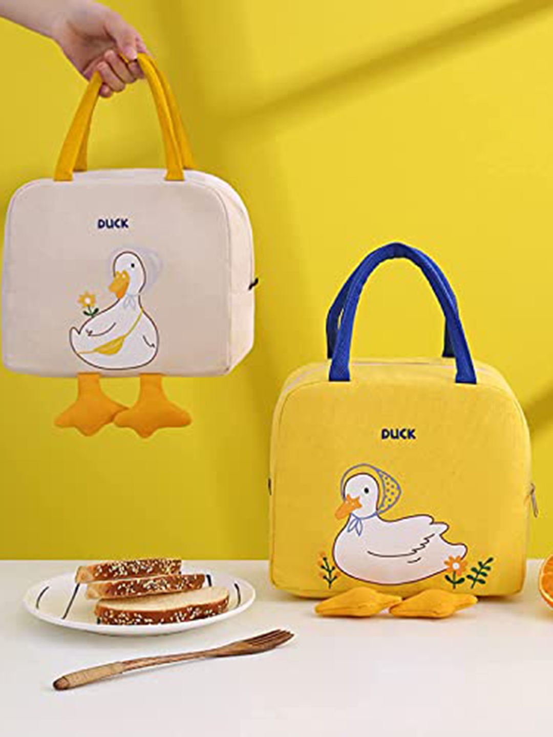 

HOUSE OF QUIRK Beige & White Printed Insulated Reusable Lunch Bag