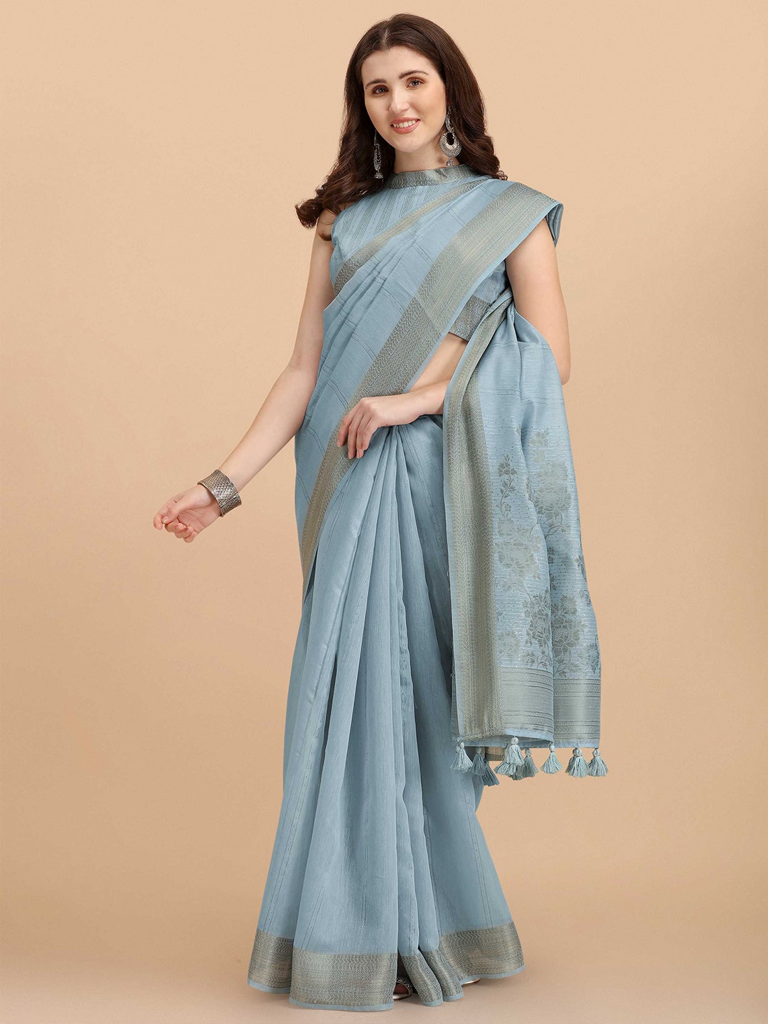 

DUNGRANI Women Grey Floral Silk Cotton Saree