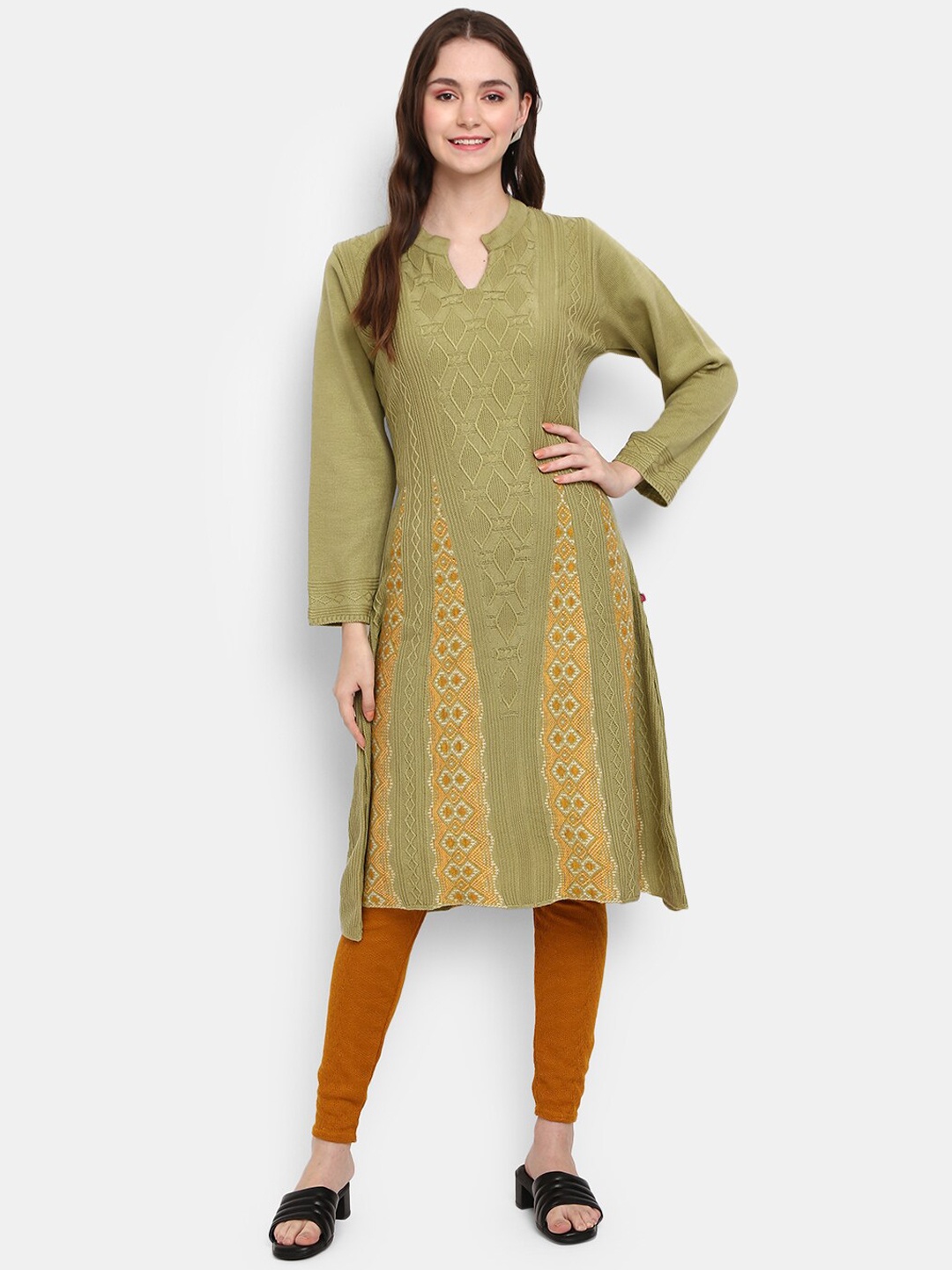 

V-Mart Women Green Embroidered Polyester Round Neck Kurta