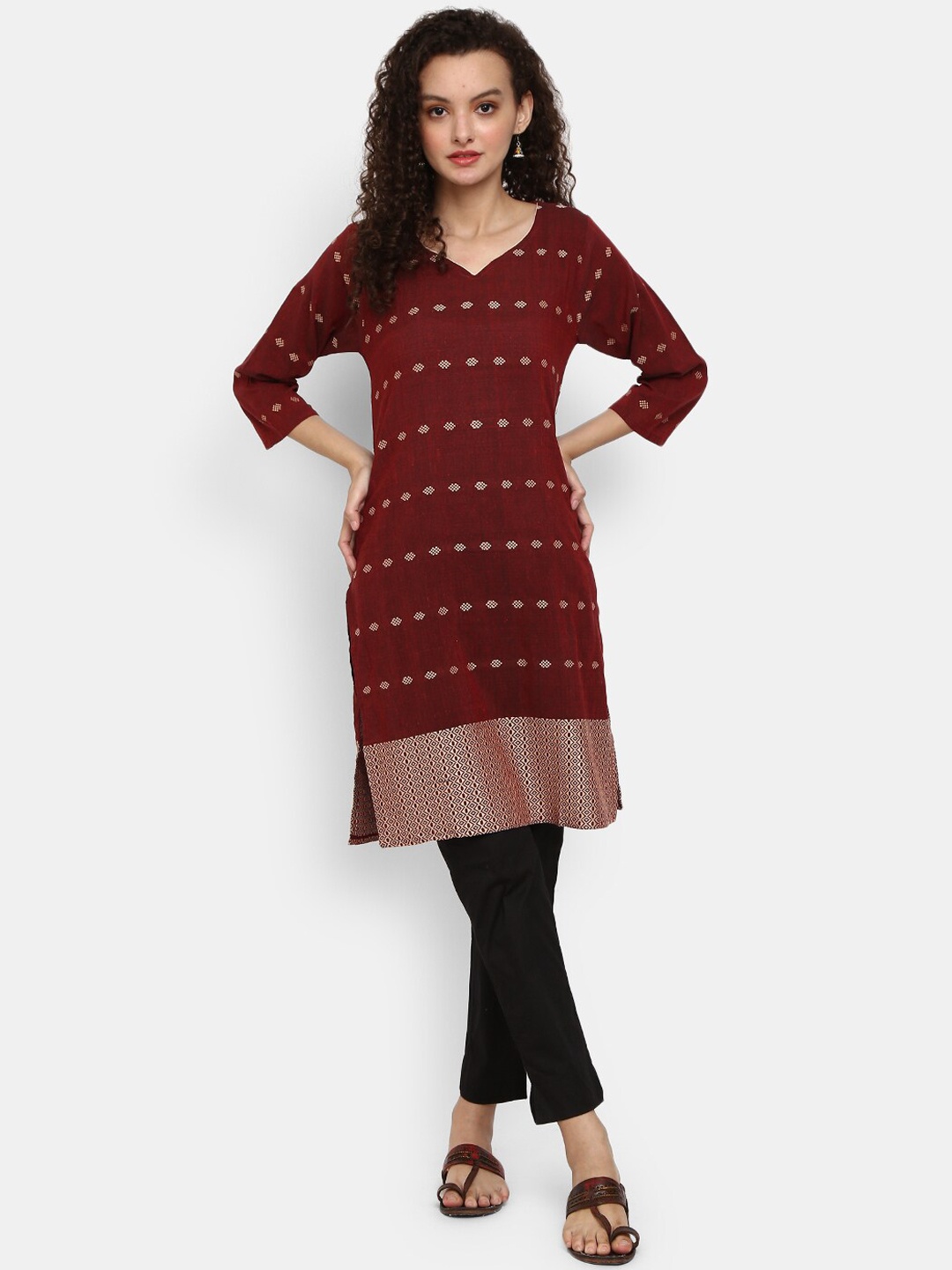 

V-Mart Geometric Embroidered Cotton Kurta, Maroon