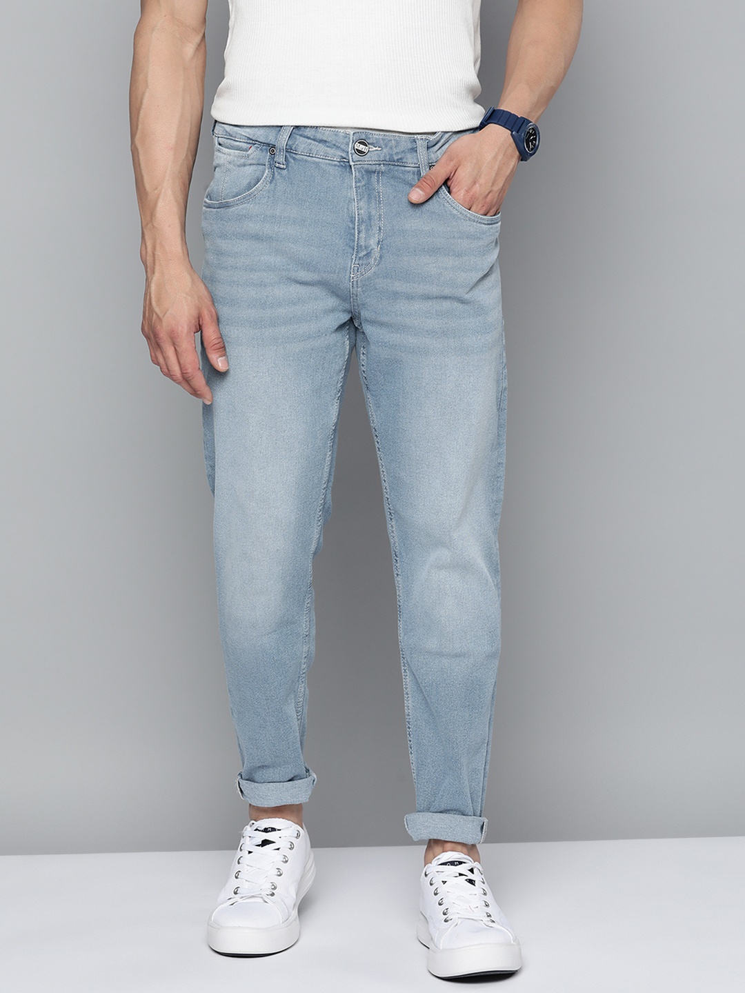 

Mast & Harbour Men Carrot Fit Light Fade Stretchable Jeans, Blue