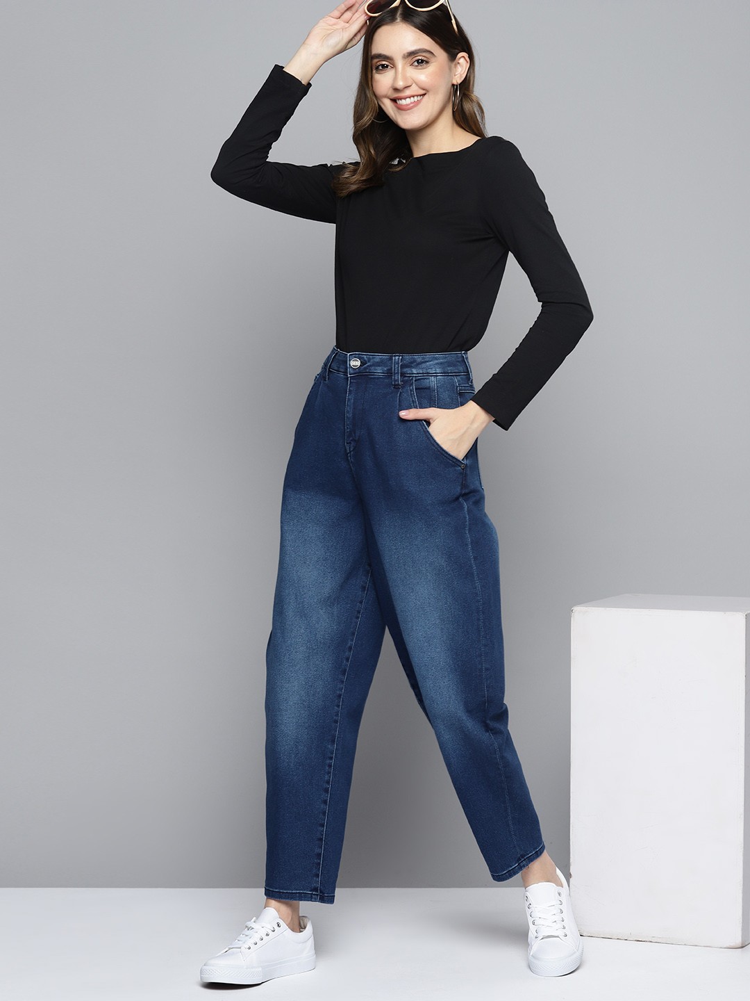 

Mast & Harbour Women Slouch Fit Light Fade Stretchable Jeans, Navy blue