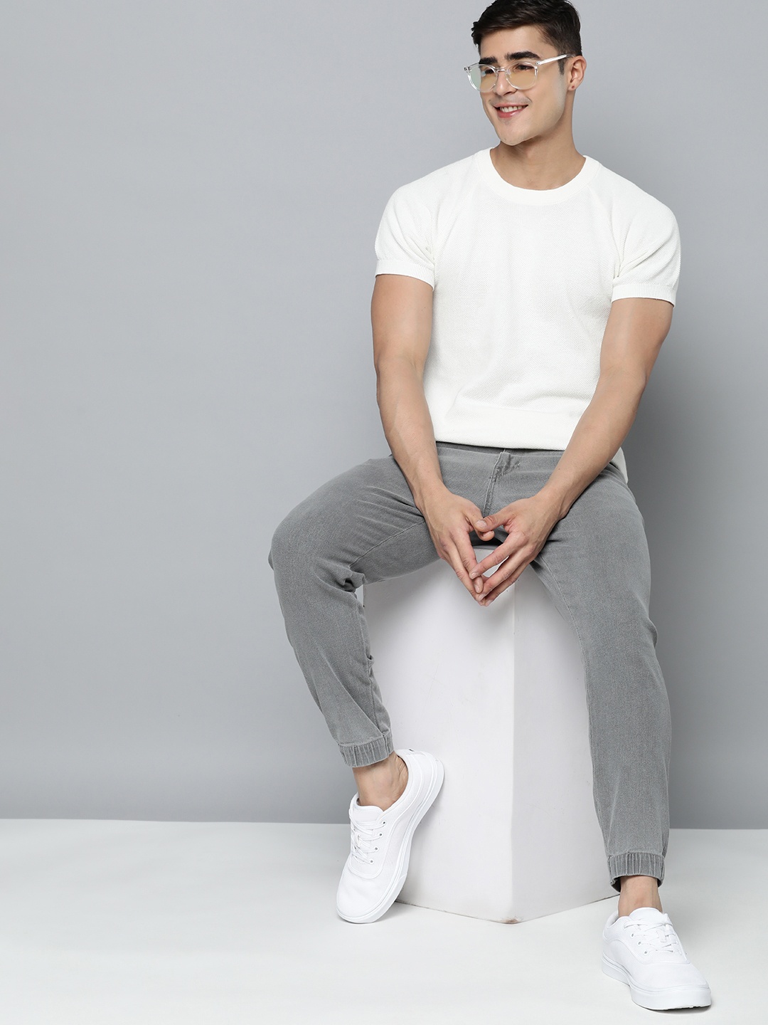 

Mast & Harbour Men Light Fade Slim Tapered Fit Jeans, Charcoal