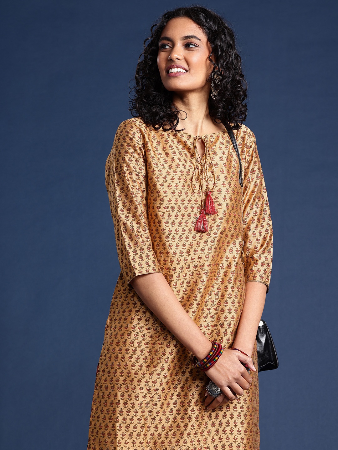 

Taavi Ethnic Motifs Printed Festive Straight Kurta, Mustard