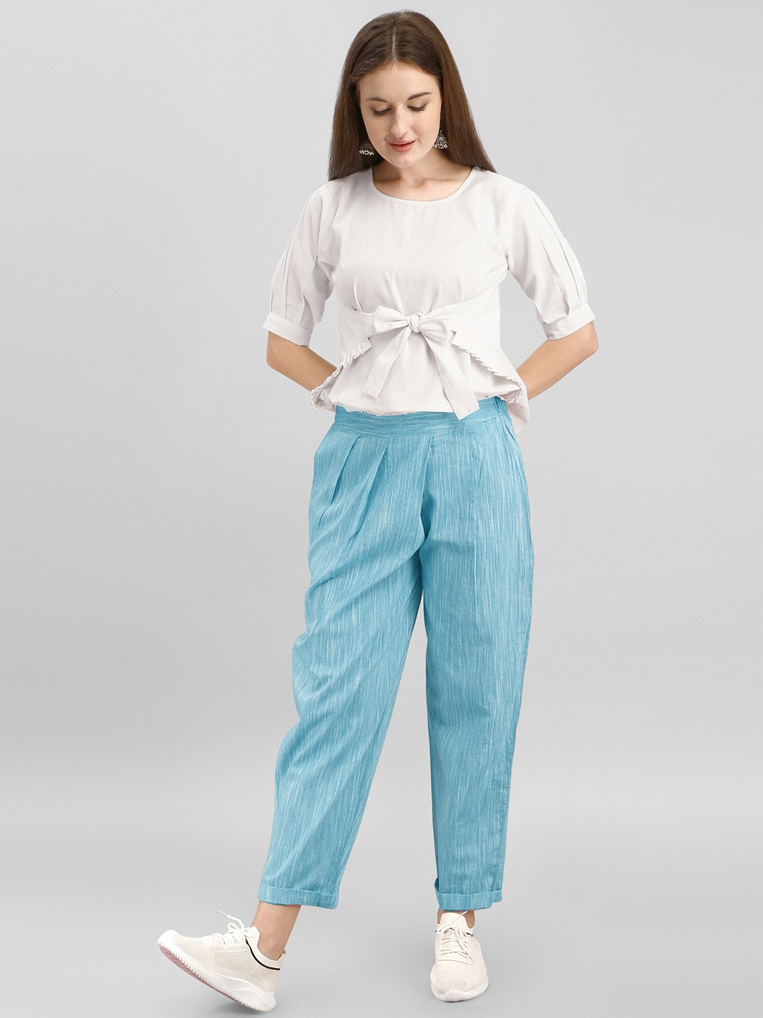 

MESMORA FASHION Women White & Blue Pure Cotton Co-Ords