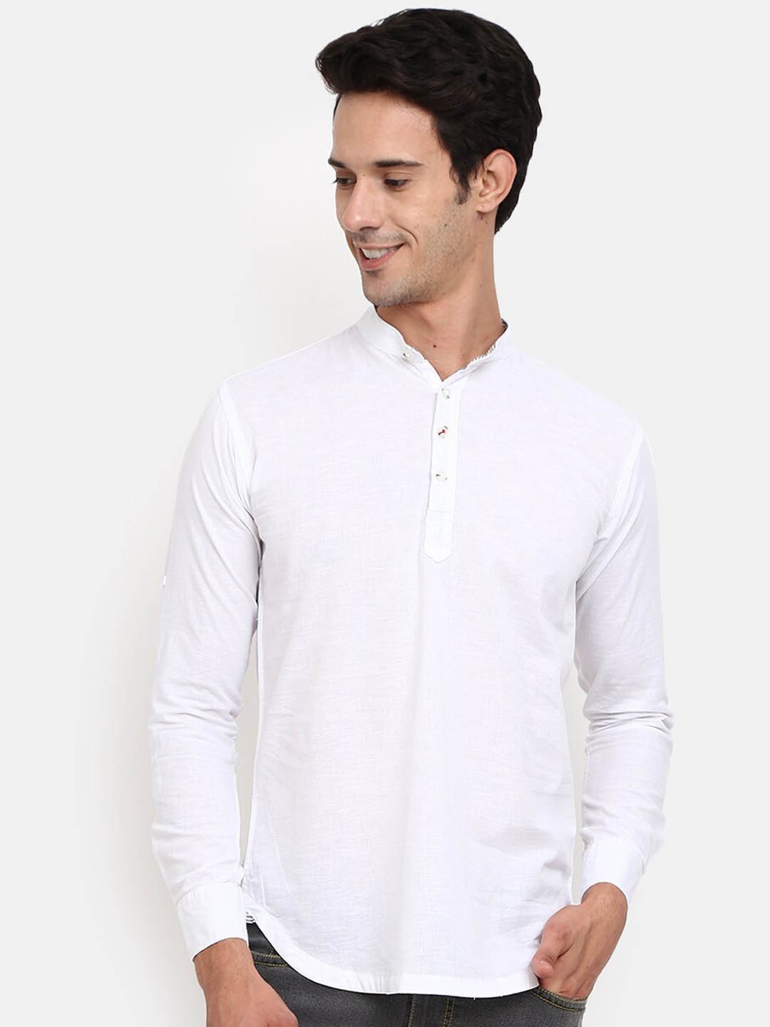 

V-Mart Men White Solid Cotton Mandarin Collar Kurta