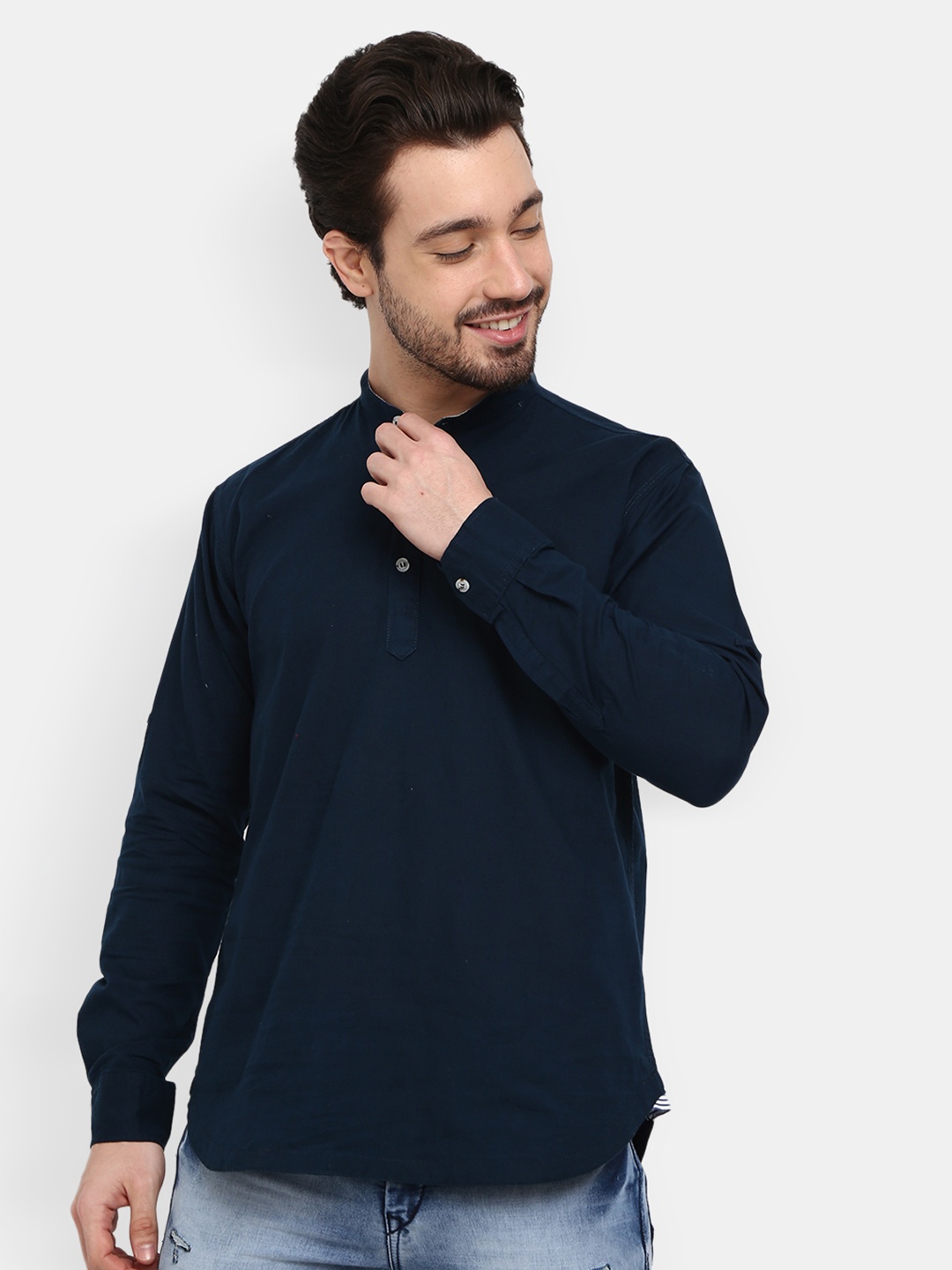 

V-Mart Men Navy Blue Solid Cotton Round Neck T-shirt