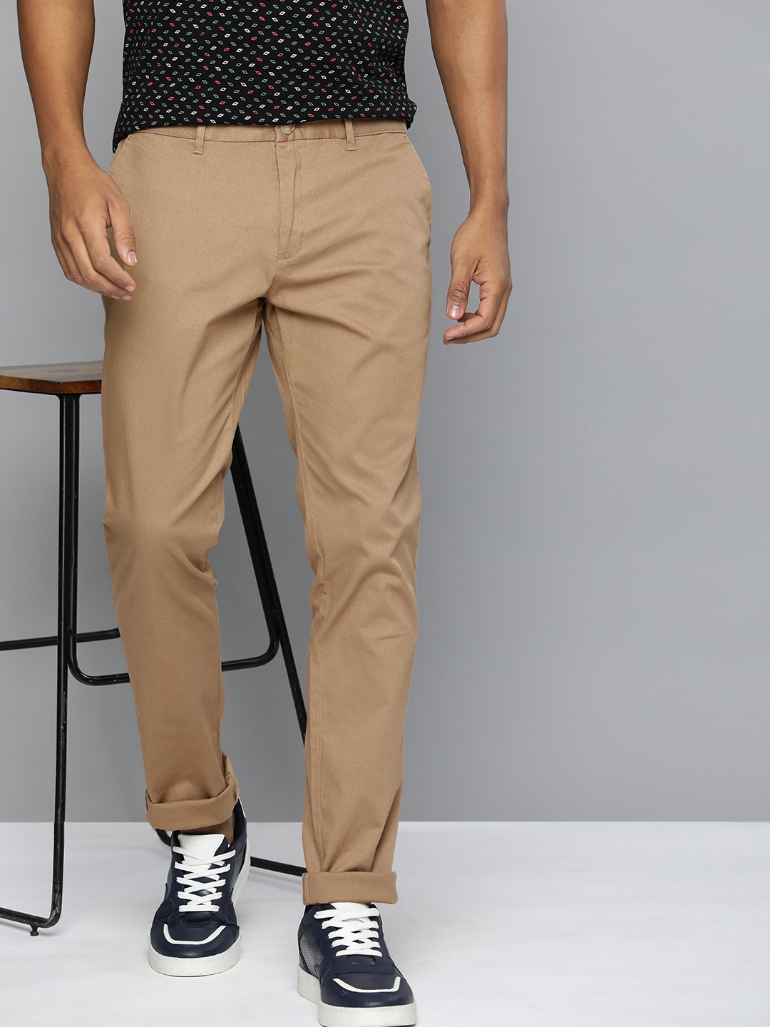 

Indian Terrain Men Urban Comfort Fit Casual Trousers, Khaki