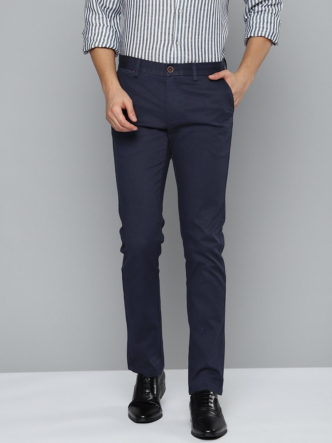 

Indian Terrain Men Pure Cotton Textured Brooklyn Slim Fit Trousers, Navy blue