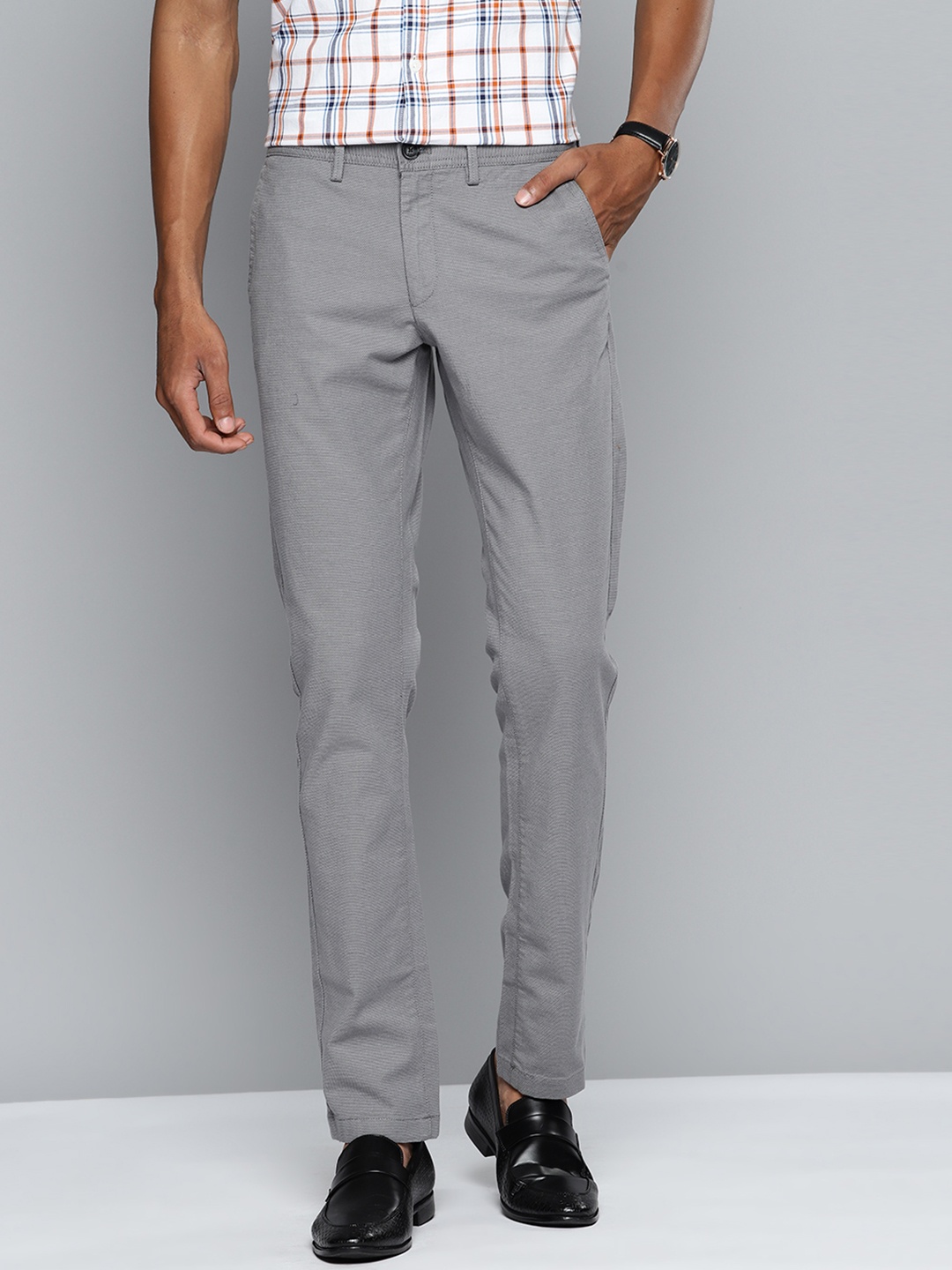

Indian Terrain Men Brooklyn Slim Fit Trousers, Grey