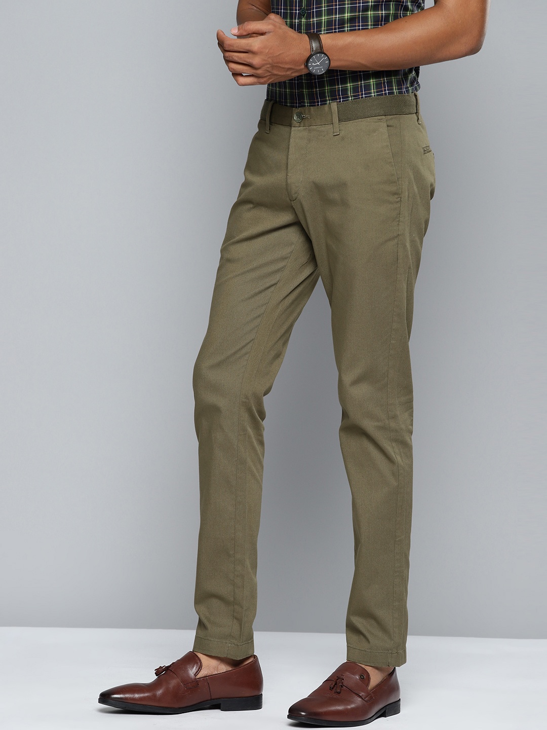 

Indian Terrain Men Brooklyn Slim Fit Trousers, Olive