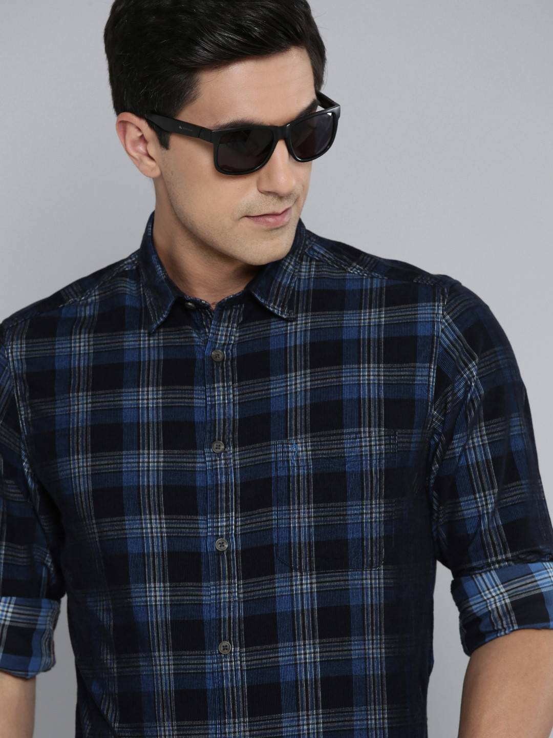 

Indian Terrain Men Pure Cotton Slim Fit Tartan Checks Semiformal Shirt, Navy blue