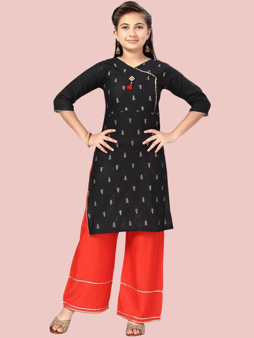 

Aarika Girls Black & Off White Ethnic Motifs Gotta Patti Cotton Kurta