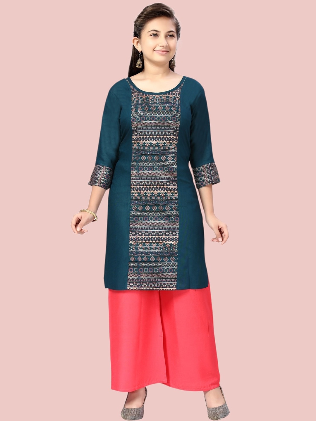 

Aarika Girls Green Tribal Printed Kurta