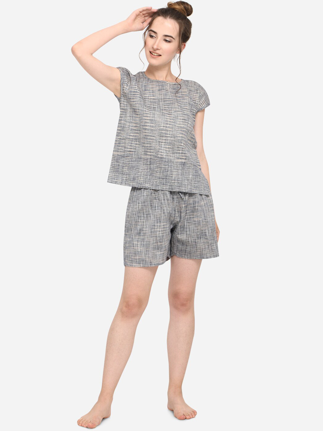 

MESMORA FASHION Women Grey & Off White Printed Pure Cotton Night suit