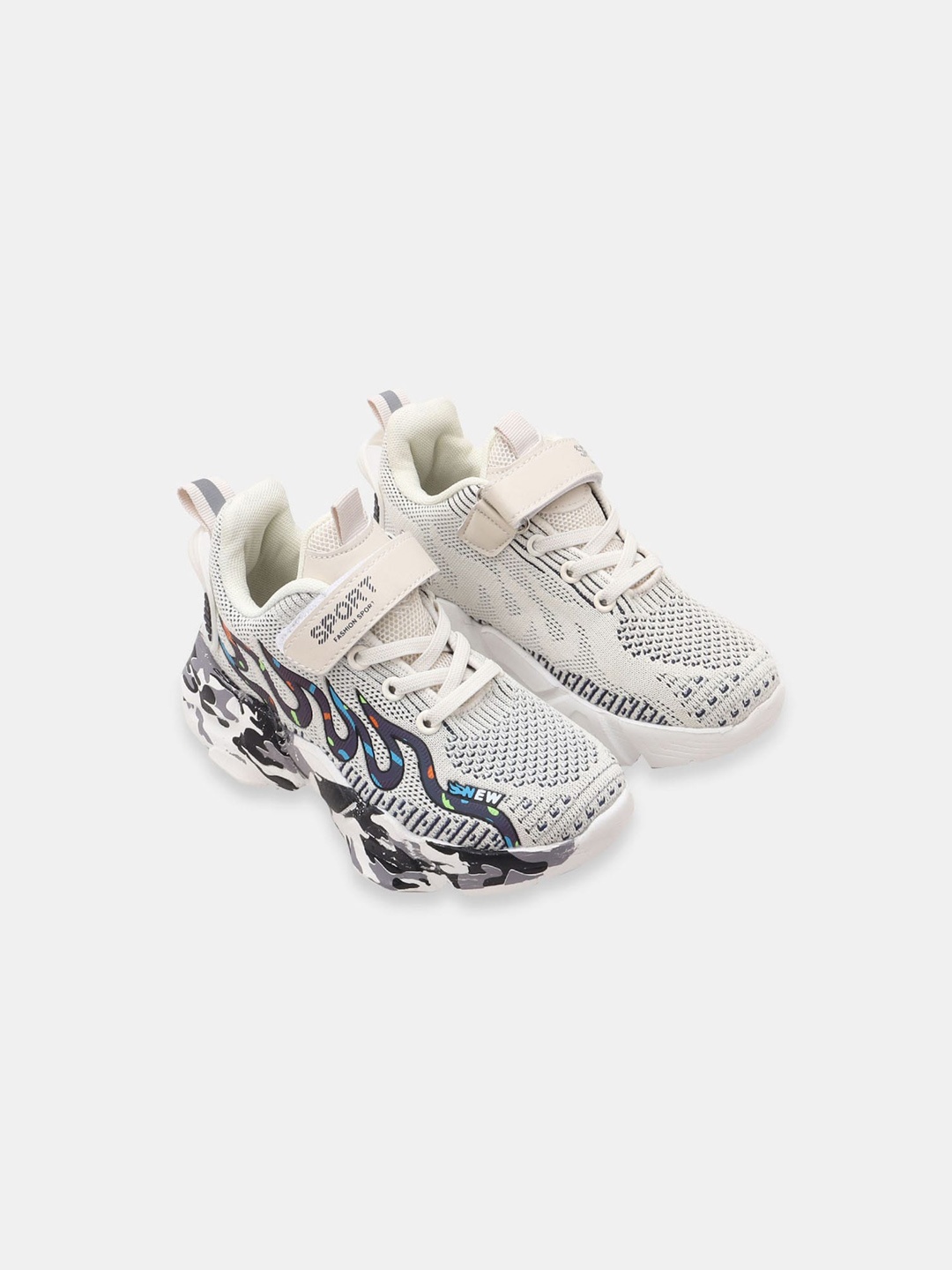

Hopscotch Boys Beige Colourblocked Sneakers