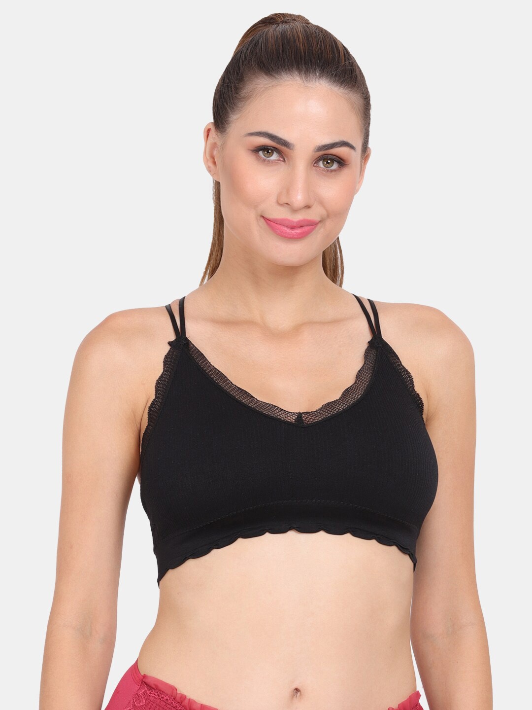 

Amour Secret Black Lightly Padded Dry Fit Sports Bra