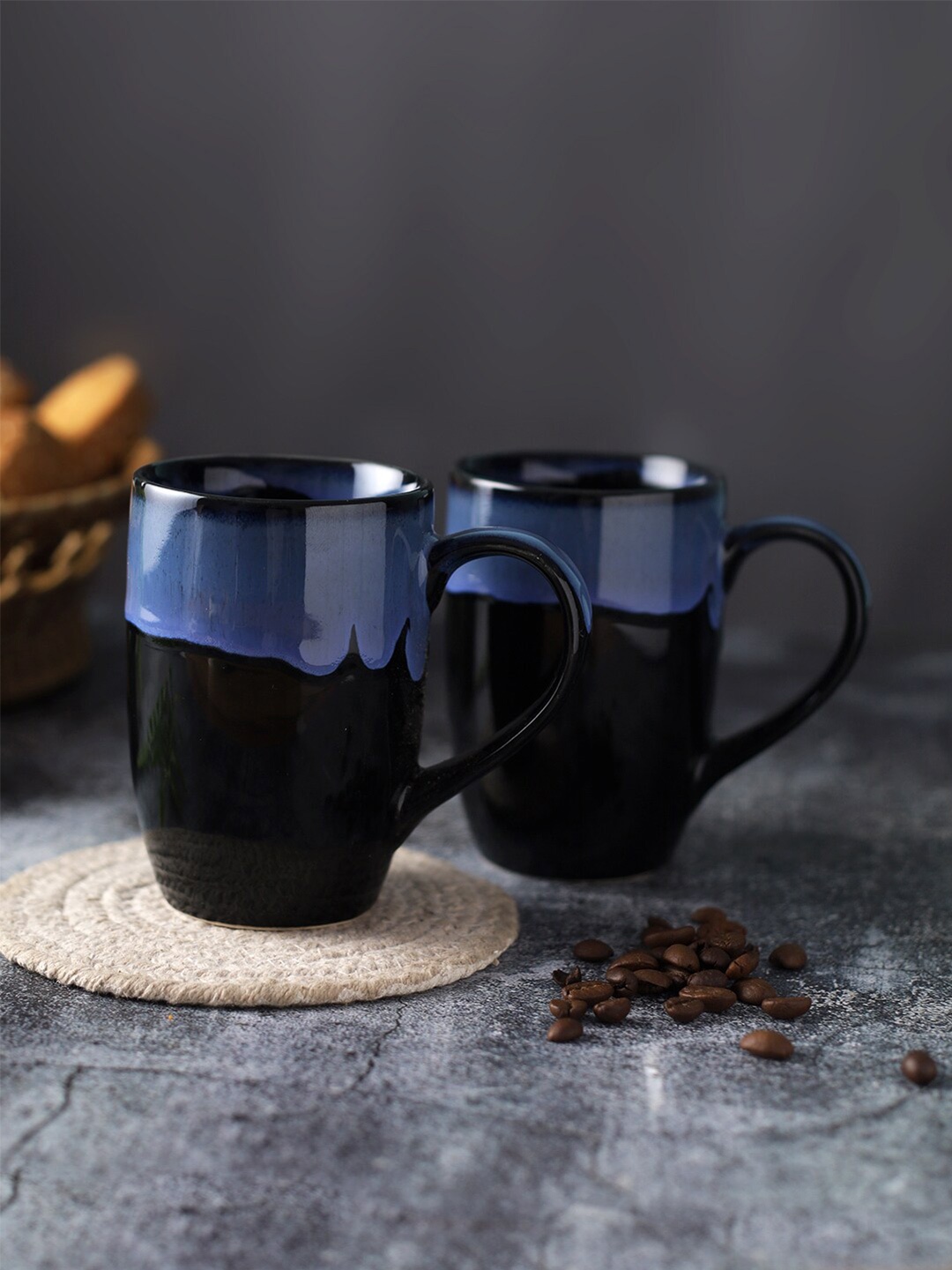 

Aapno Rajasthan Black & Blue Blue Blue Handcrafted Printed Ceramic Glossy Cups Set of Cups and Mugs