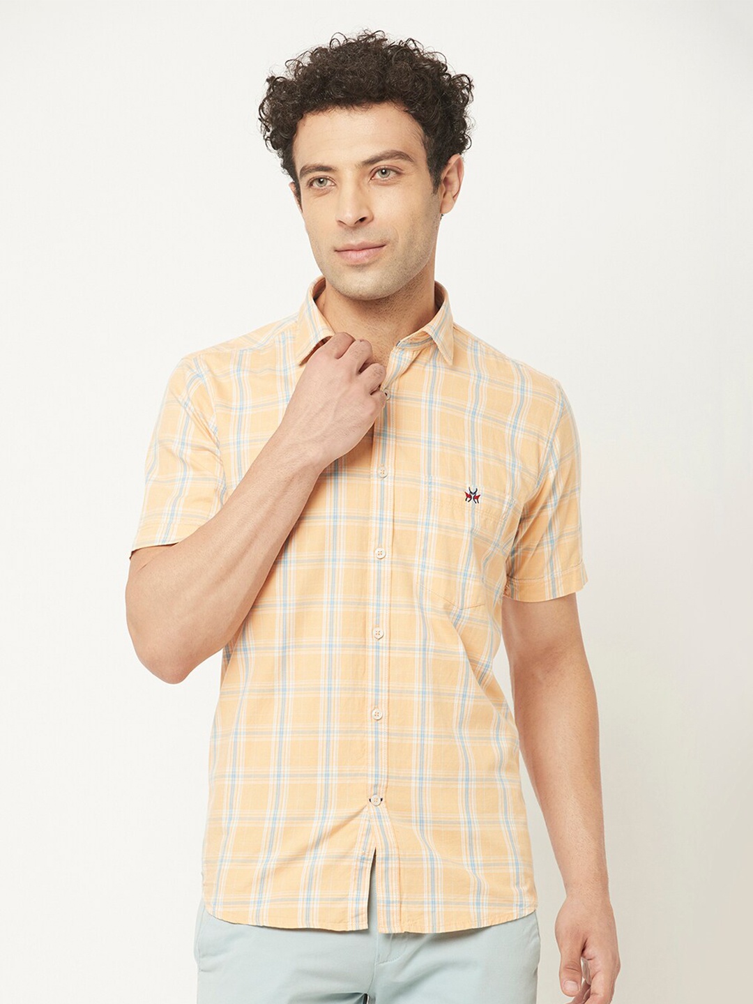 

Crimsoune Club Men Peach-Coloured Slim Fit Checked Casual Cotton Shirt