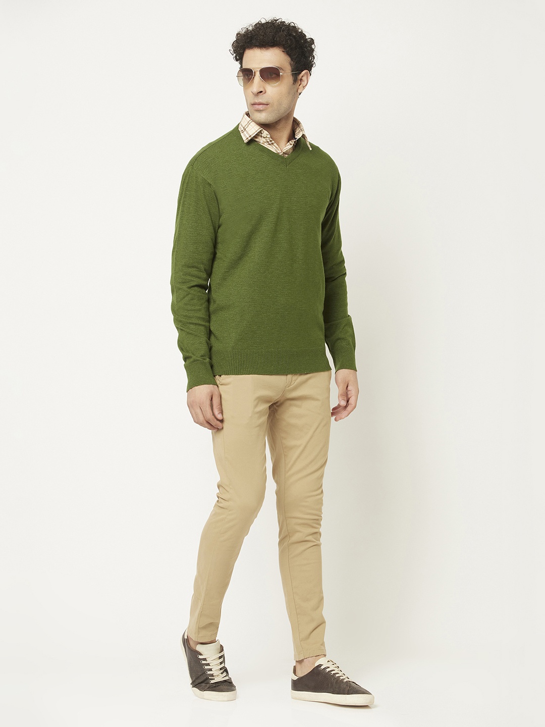 

Crimsoune Club Men Green Solid V-Neck Long Sleeves Pullover