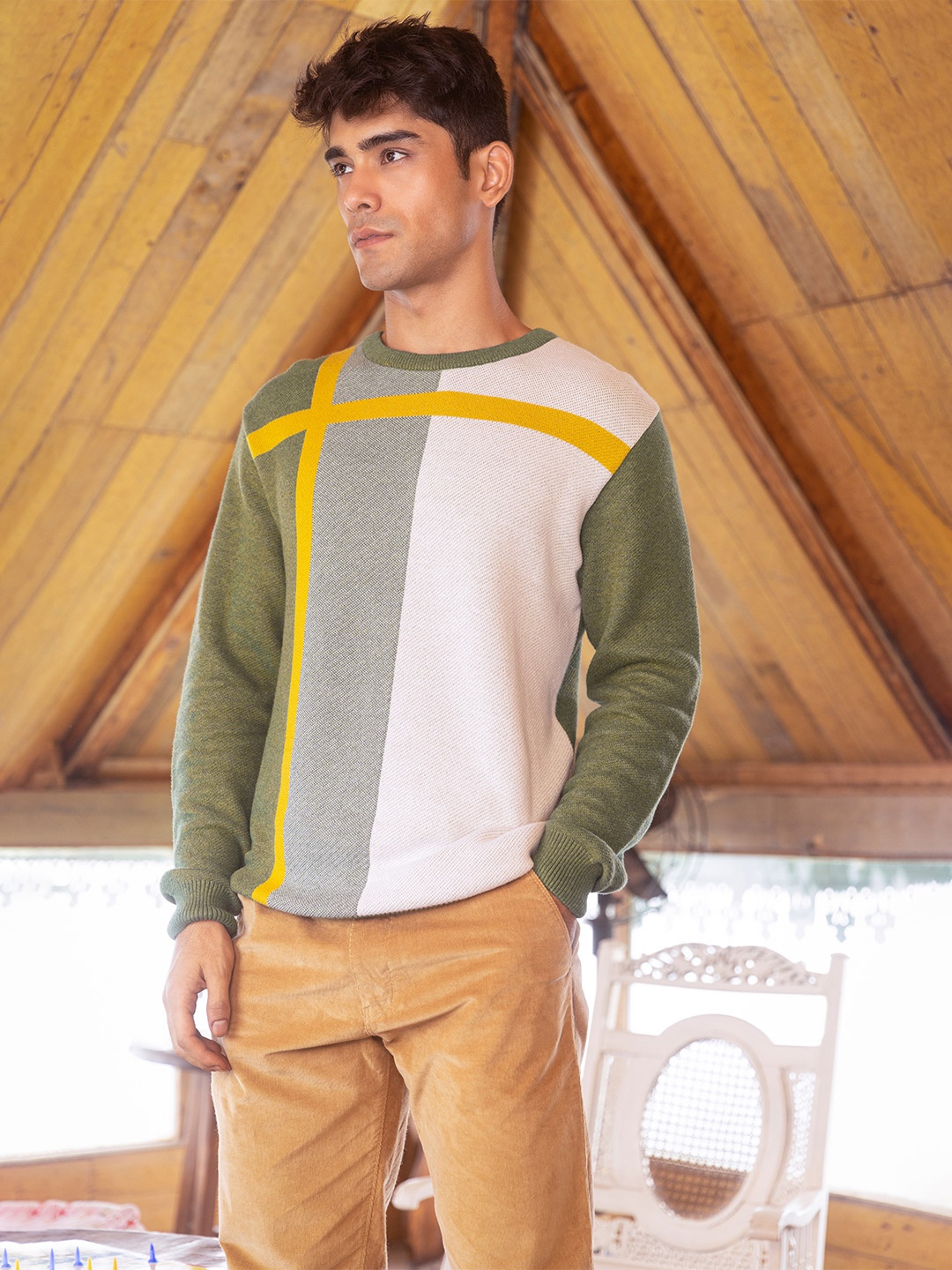 

Crimsoune Club Men Green & White Colourblocked Pure Cotton Pullover