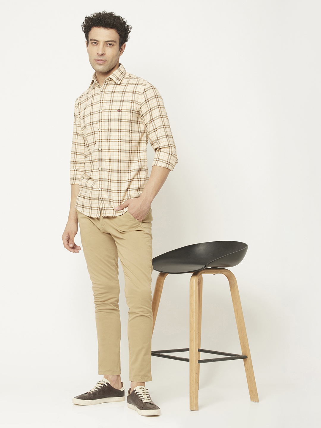 

Crimsoune Club Men Cream-Coloured Slim Fit Tartan Checked Casual Cotton Shirt