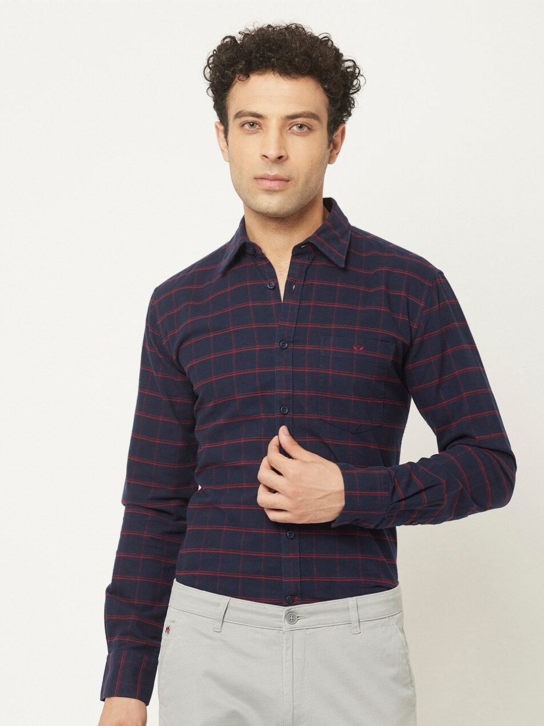 

Crimsoune Club Men Navy Blue Slim Fit Checked Casual Cotton Shirt