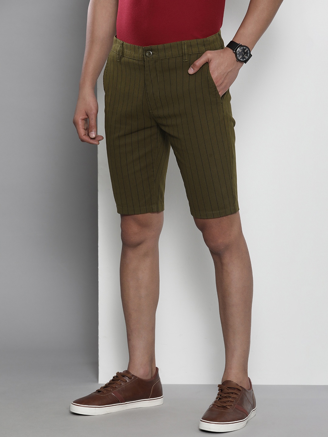 

The Indian Garage Co Men Olive Green Striped Slim Fit Chino Shorts