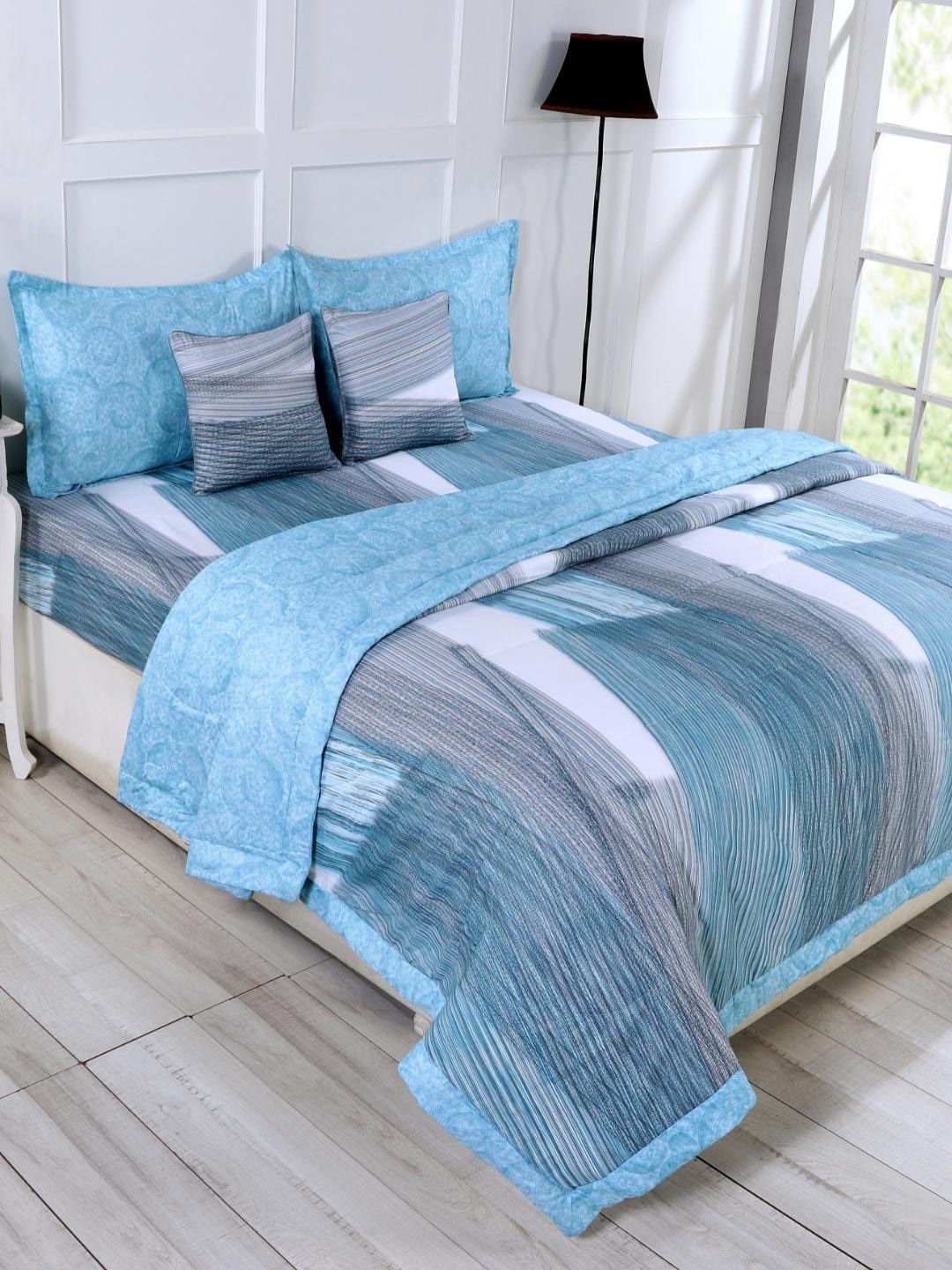 

A Homes Grace Blue & Grey Printed Double Queen Cotton Bedding Set