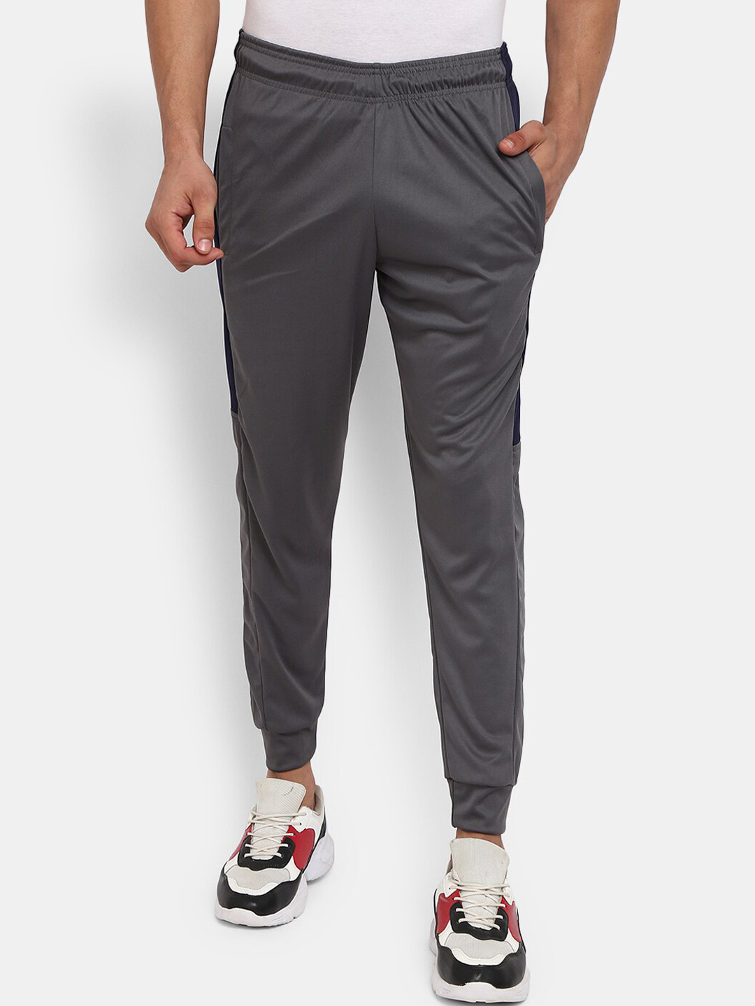 

V-Mart Men Grey Solid Regular Fit Joggers