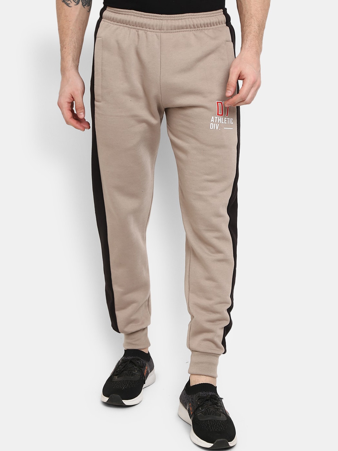 

V-Mart Men Beige & Black Colourblocked Joggers