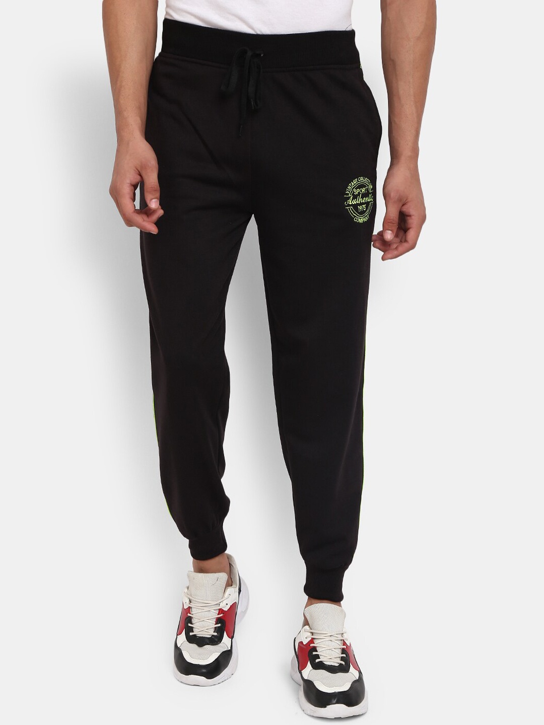 

V-Mart Men Black & Grey Colourblocked Fleece Joggers