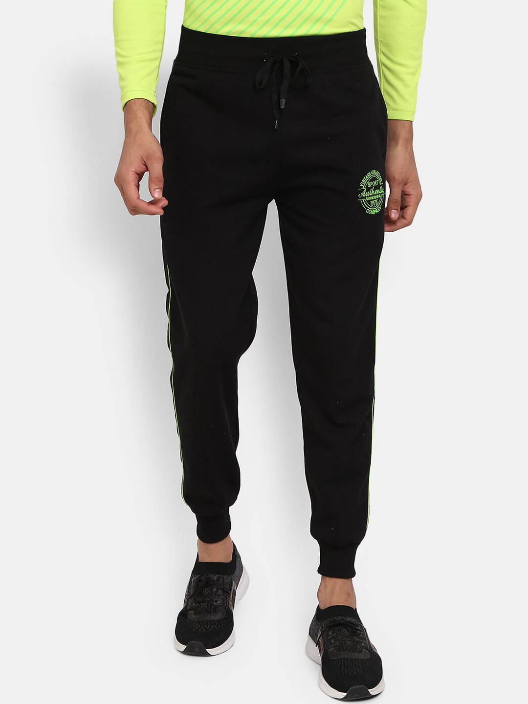 

V-Mart Men Black Solid Regular Fit Joggers