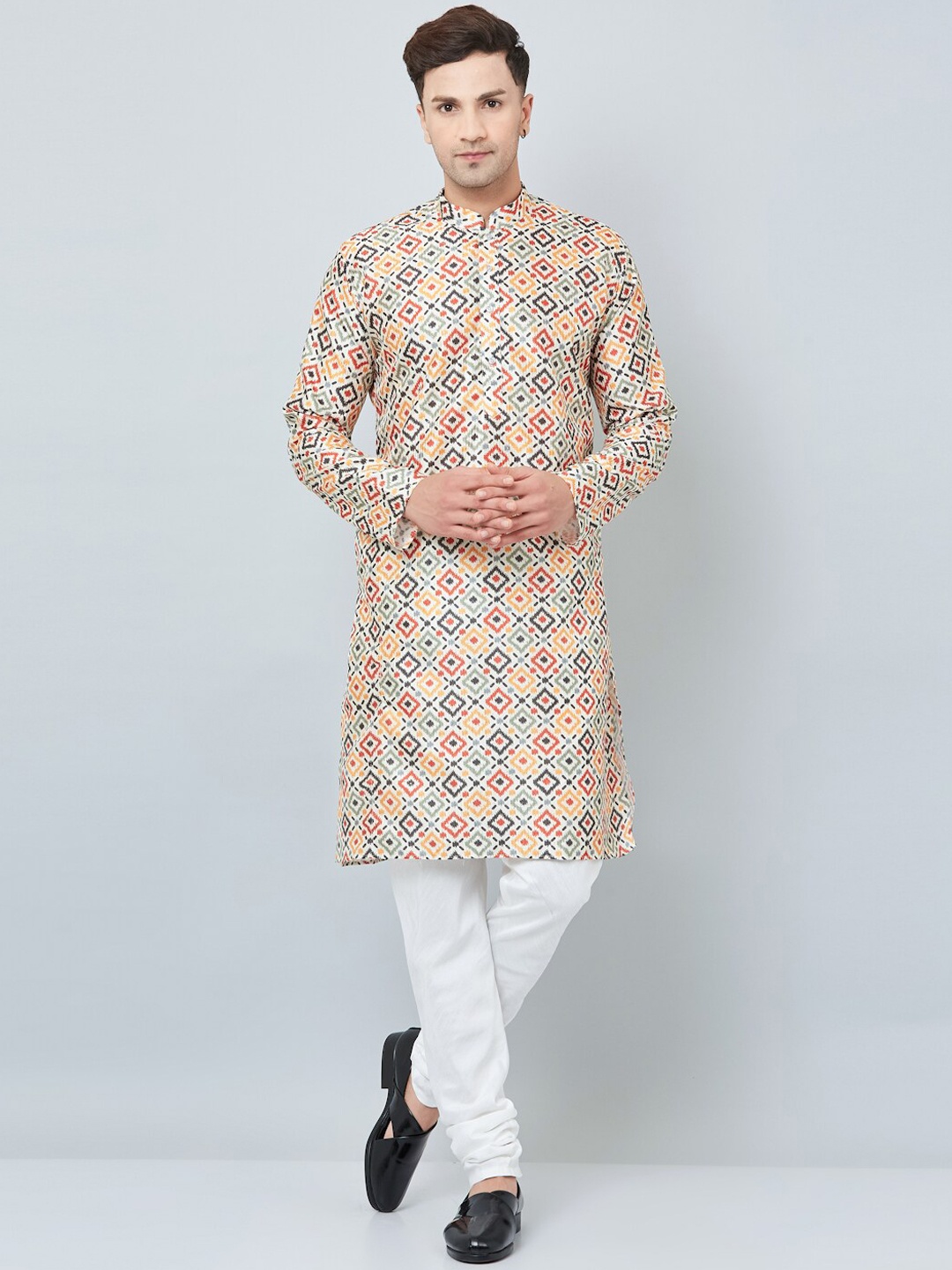 

Armaan Ethnic Men Cream-Coloured Printed Kurta with Churidar