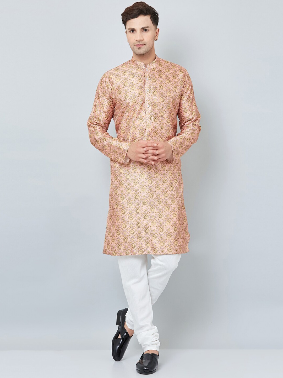 

Armaan Ethnic Men Pink Floral Printed Kurta with Churidar