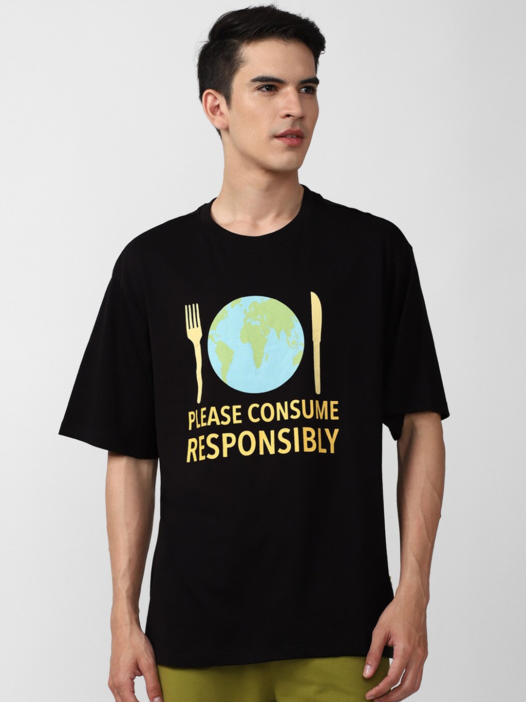 

FOREVER 21 Men Black Typography Printed Applique T-shirt