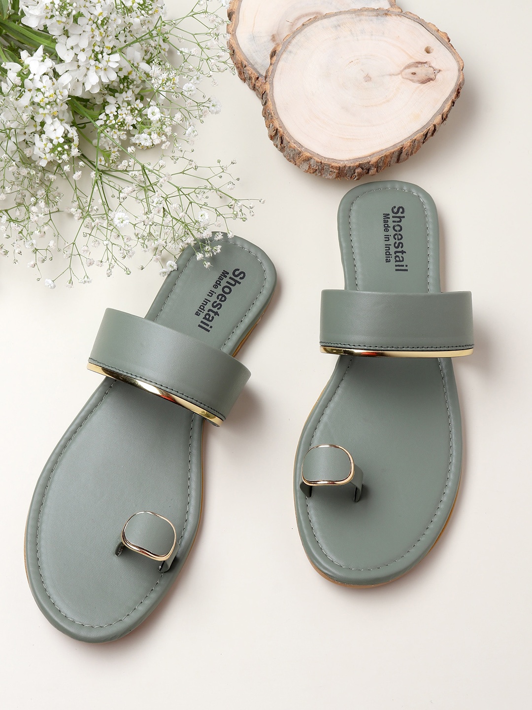 

Shoestail Women Green One Toe Flats