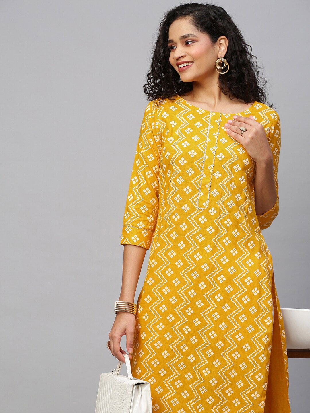 

INDYES Women Yellow and White Traditional Bandhani Print Straight Kurta