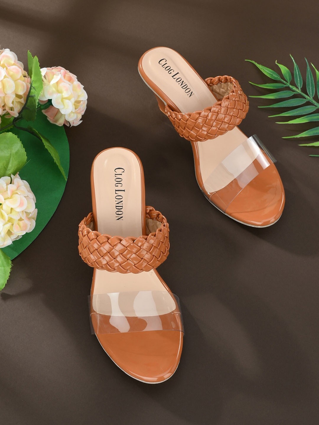 

CLOG LONDON Women Tan Textured Block Heels