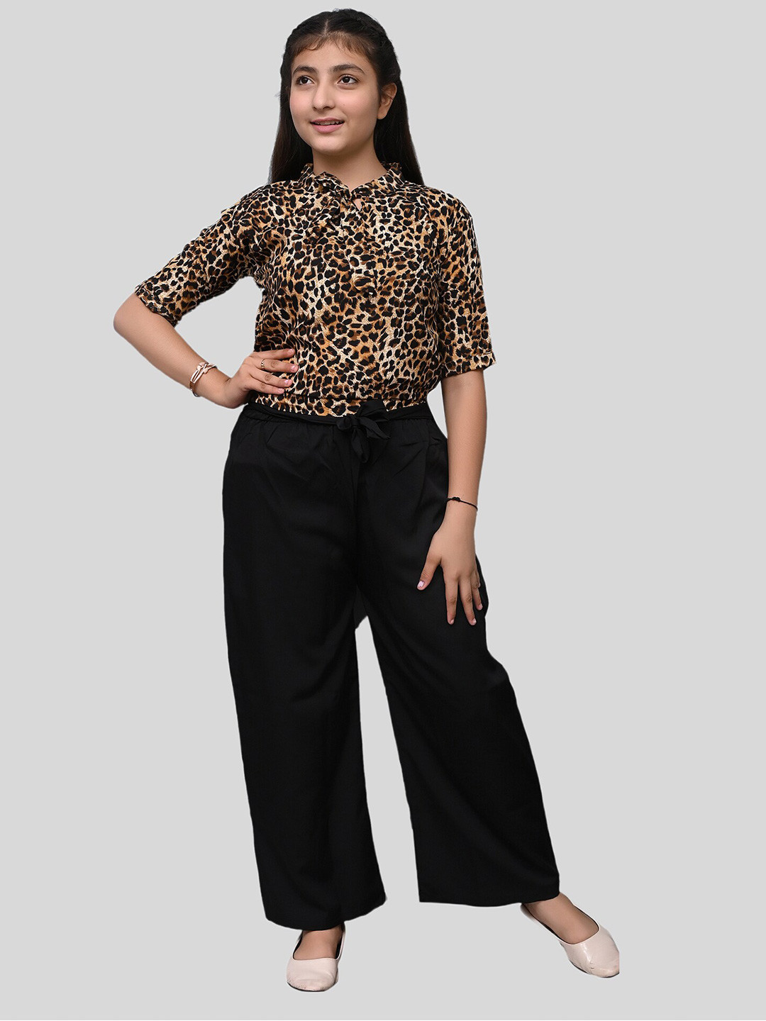 

Elendra jeans Girls Brown & Black Printed Top with Palazzo Set