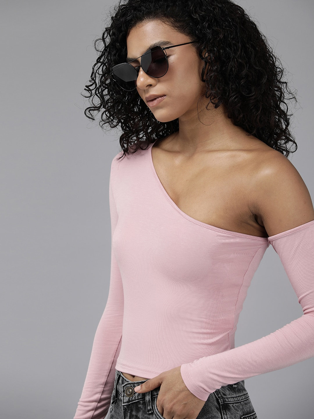 

The Roadster Lifestyle Co. Solid One Shoulder Fitted Crop Top, Pink