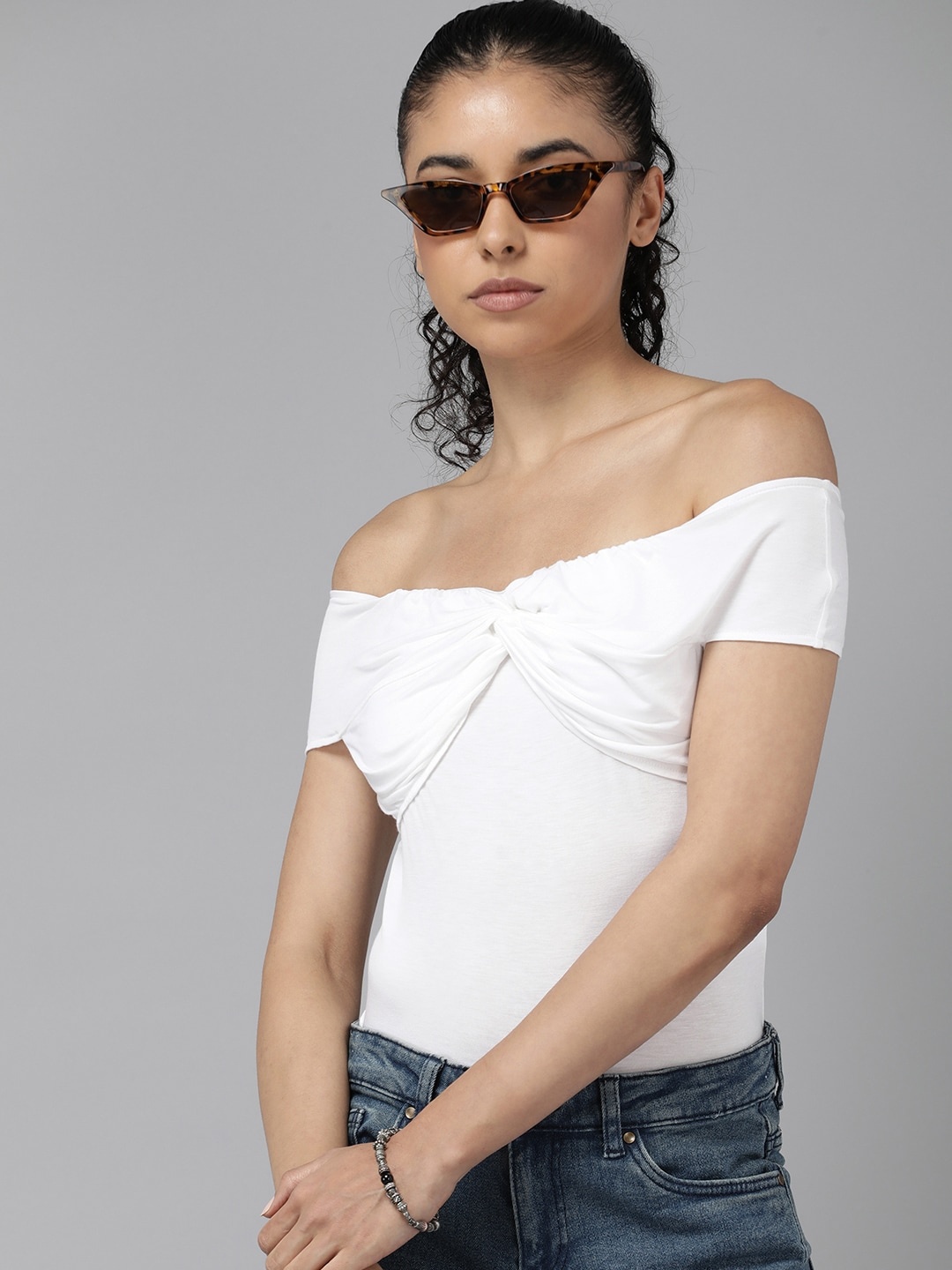 

The Roadster Lifestyle Co. Off-Shoulder Twisted Fitted Top, White