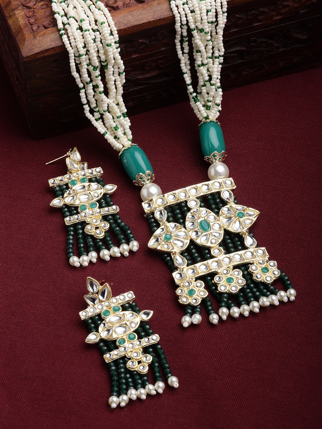 

PANASH Gold-Plated & White Kundan Studded & Beaded Jewellery Set