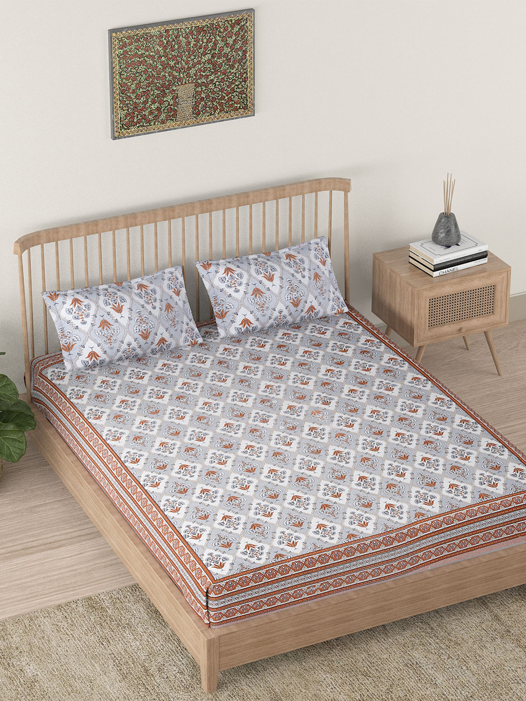 

EK BY EKTA KAPOOR Grey & White Printed 120 TC Cotton King Bedsheet with 2 Pillow Covers