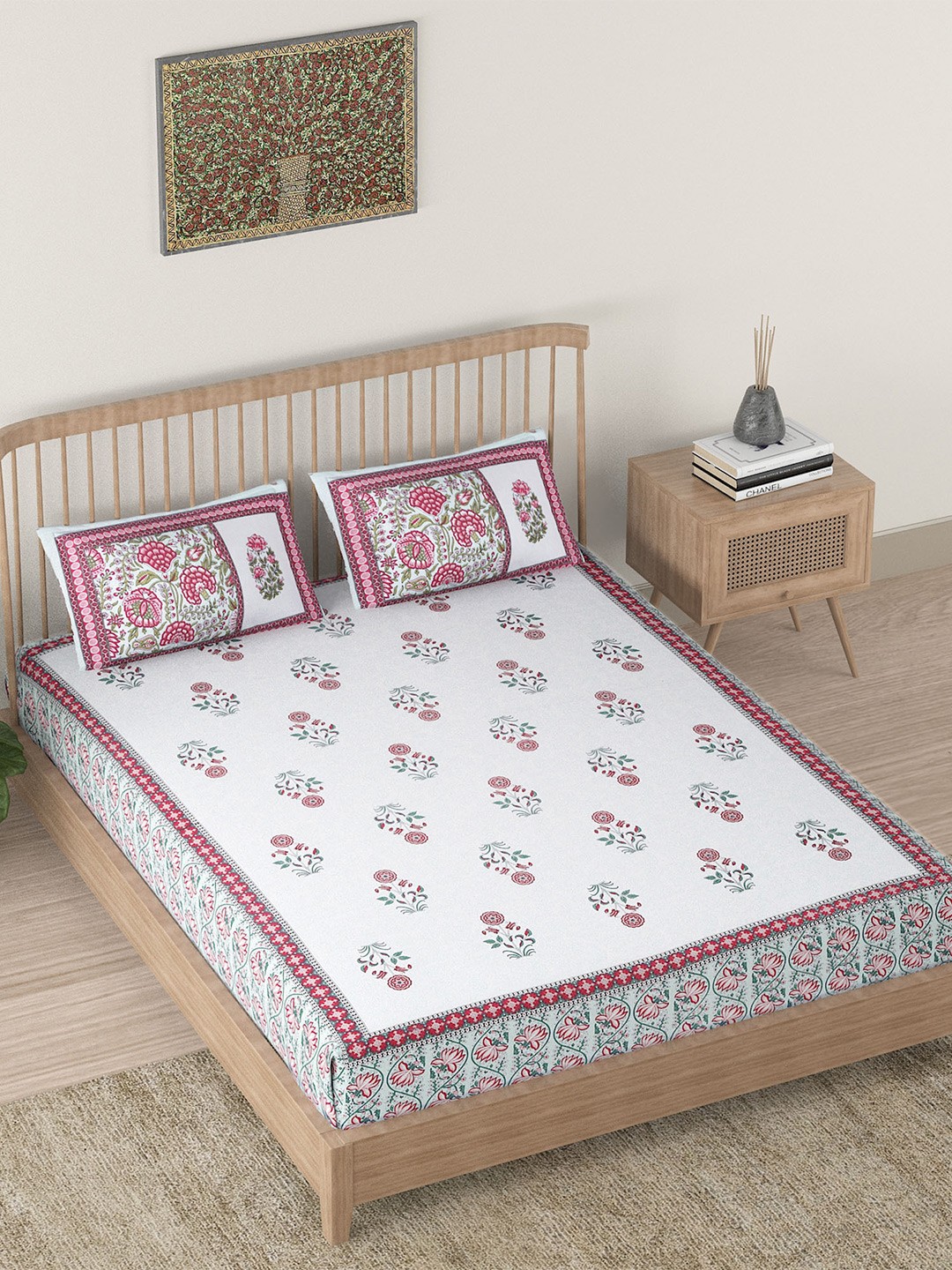 

EK BY EKTA KAPOOR White & Pink Printed 120 TC Cotton King Bedsheet with 2 Pillow Covers