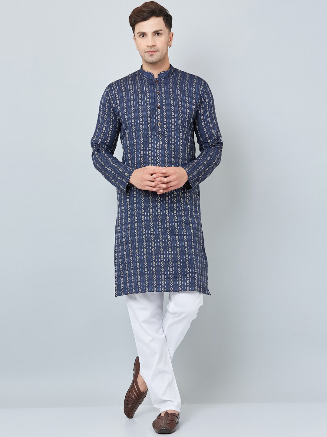 

Armaan Ethnic Men Blue Kurta with Pyjamas