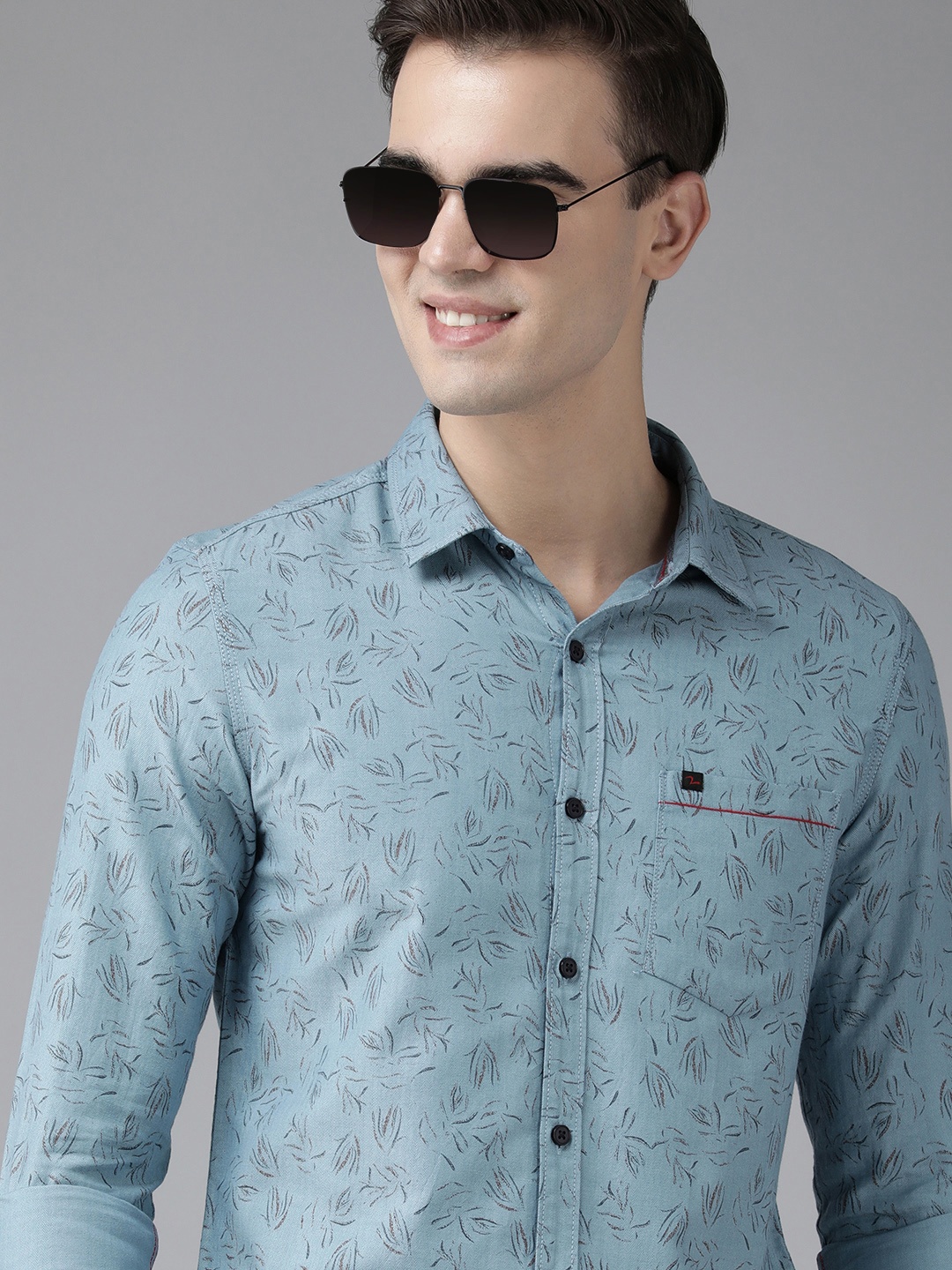 

SPYKAR Men Pure Cotton Slim Fit Tropical Printed Casual Shirt, Blue